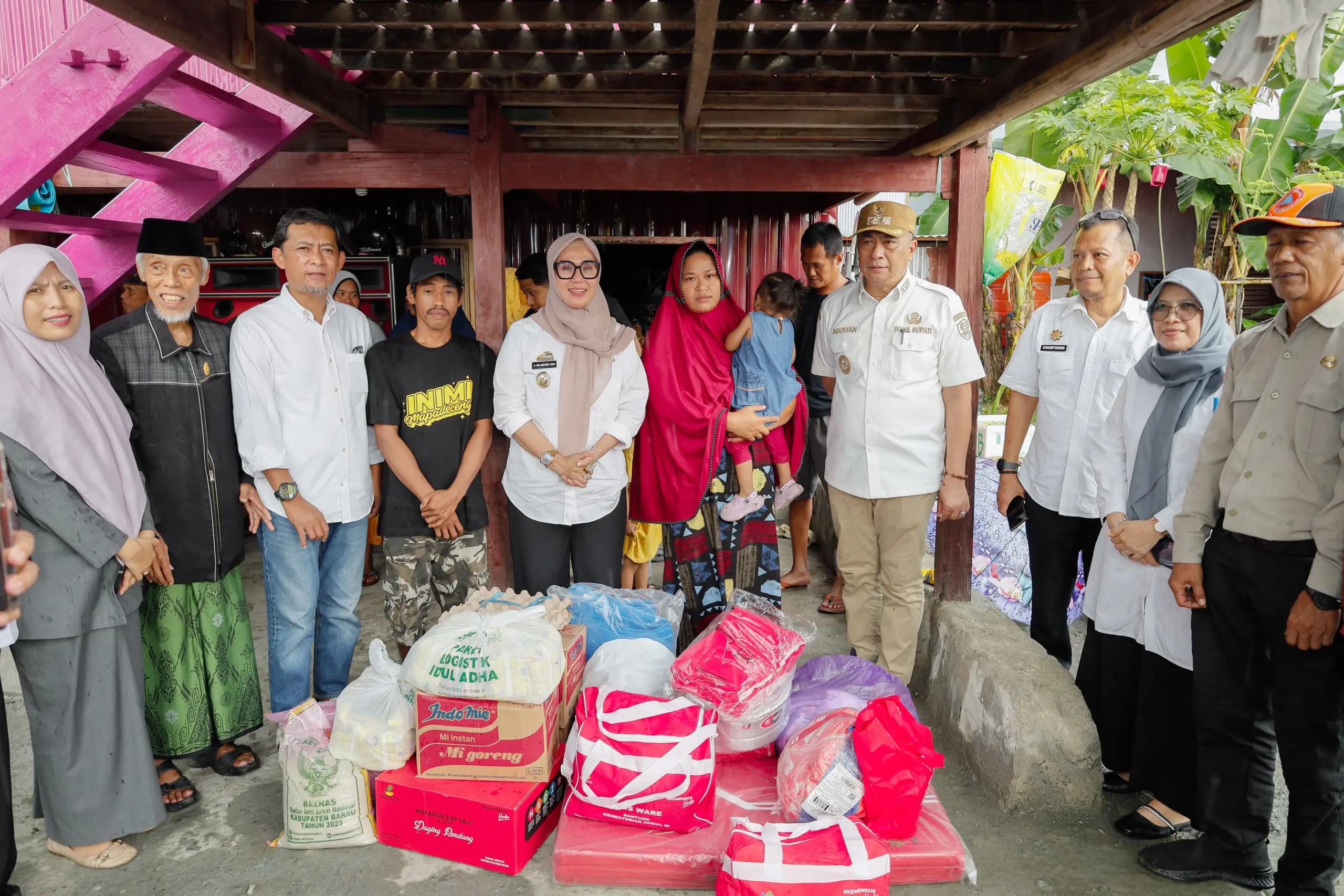 Duka Warga, Duka Pemerintah, Bupati dan Wabup Barru Dampingi Korban Kebakaran