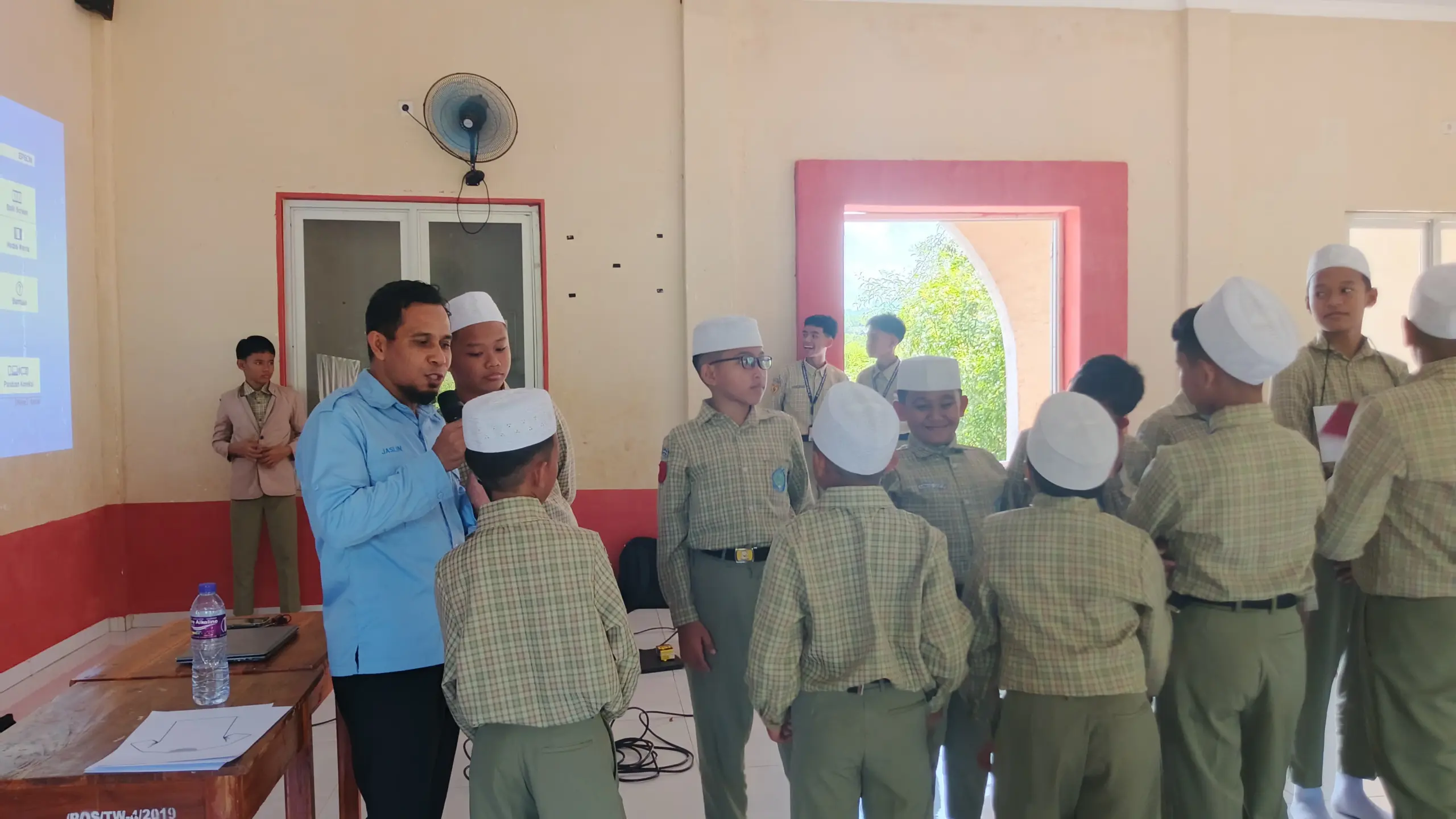Dinas Kesehatan Barru Edukasi Bahaya NAPZA di MPLS SMP-SMA IT Wahdah Islamiyah