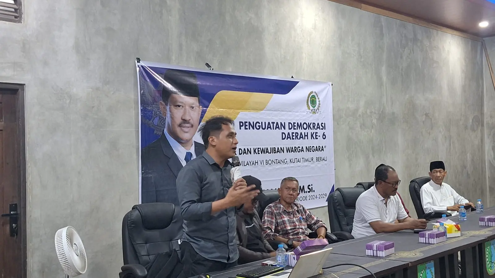 Penguatan Demokrasi di Bengalon: H. Arfan Dorong Warga Pahami Hak dan Kewajiban sebagai Warga Negara