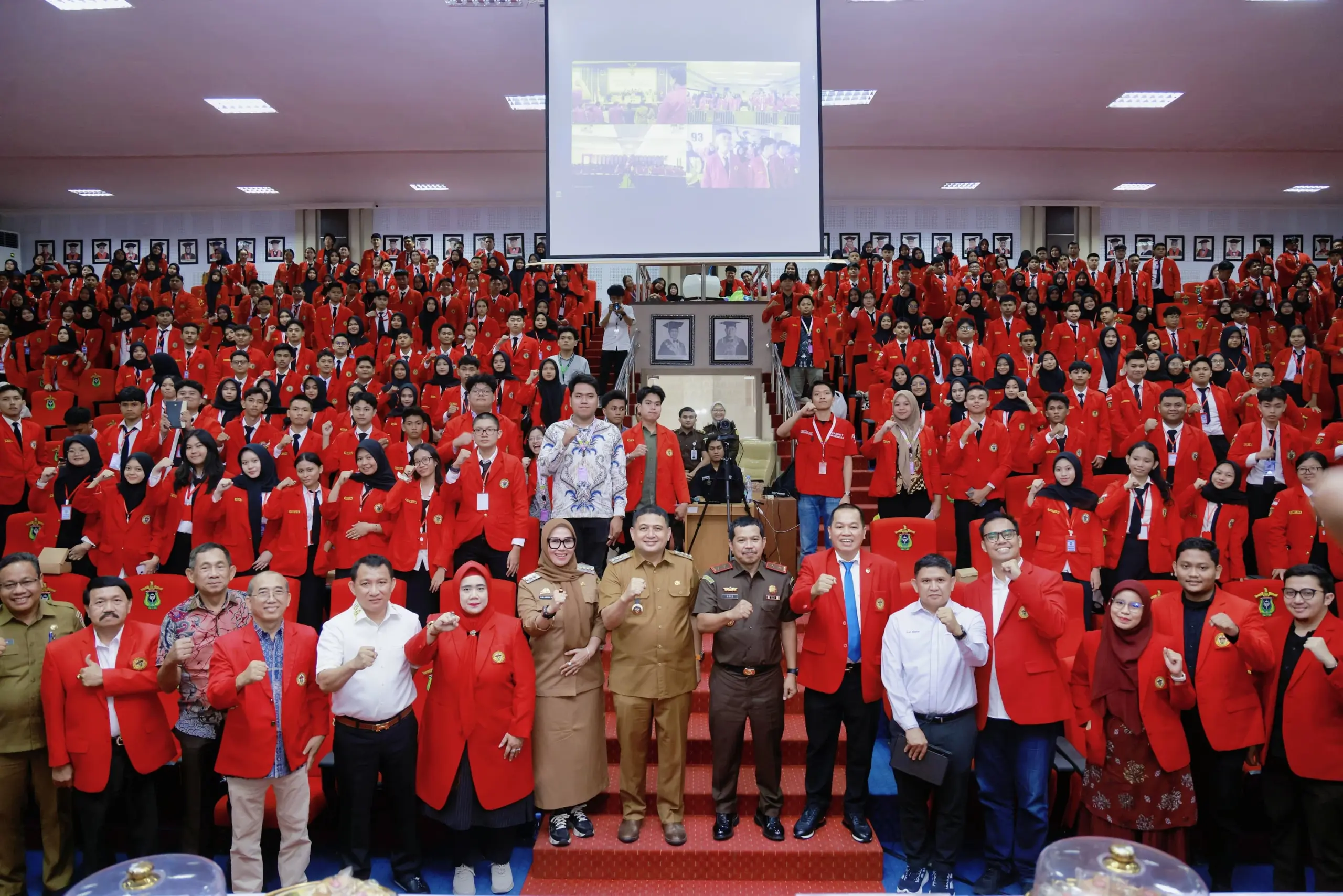 Bergerak Dengan Daya, Berdampak dengan Karya: Alumni Unhas yang Sukses Beri Semangat Mahasiswa Baru