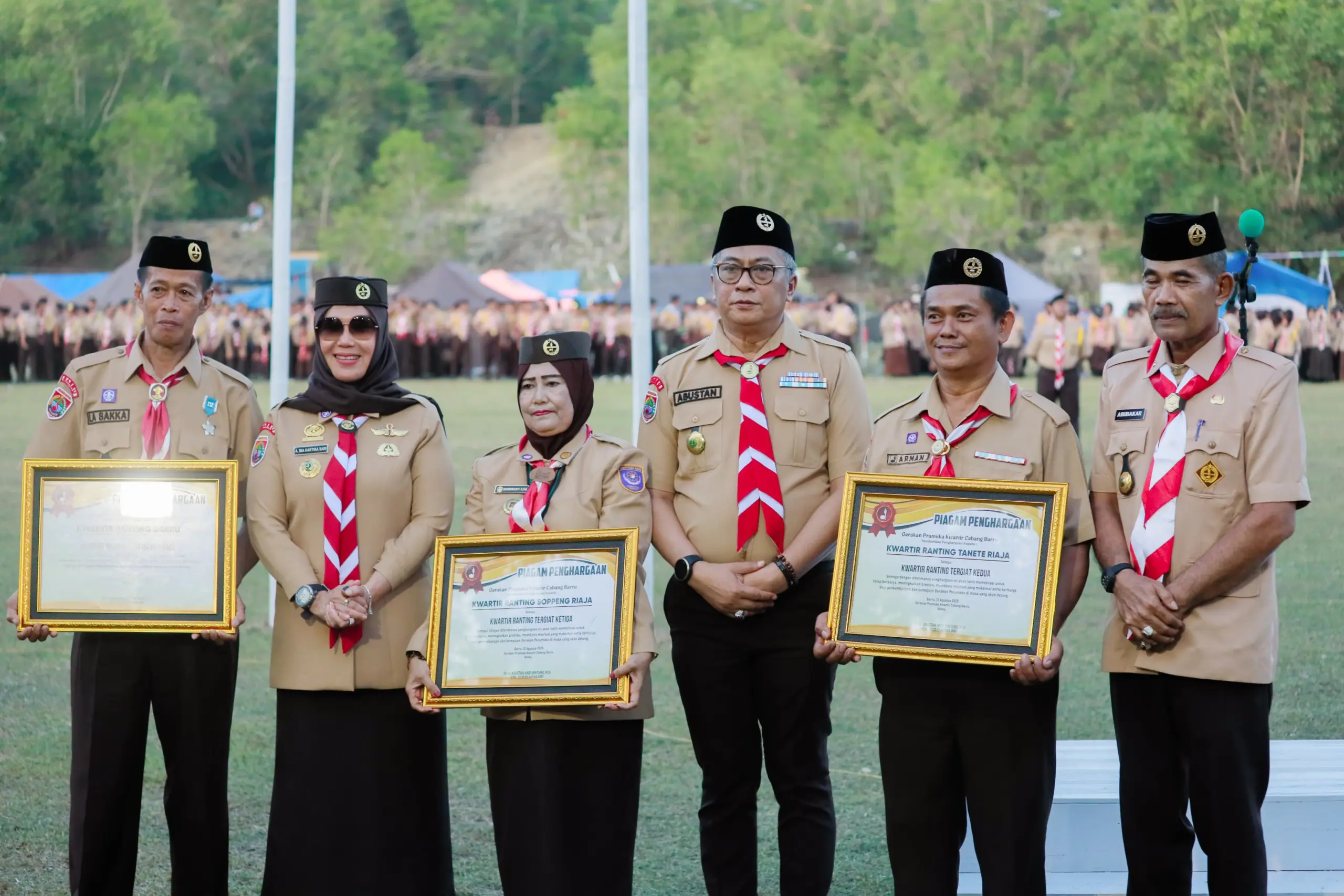 Sejarah Baru! Kwartir Cabang Barru Berikan Penghargaan Pertama Untuk Kwarrang Tergiat