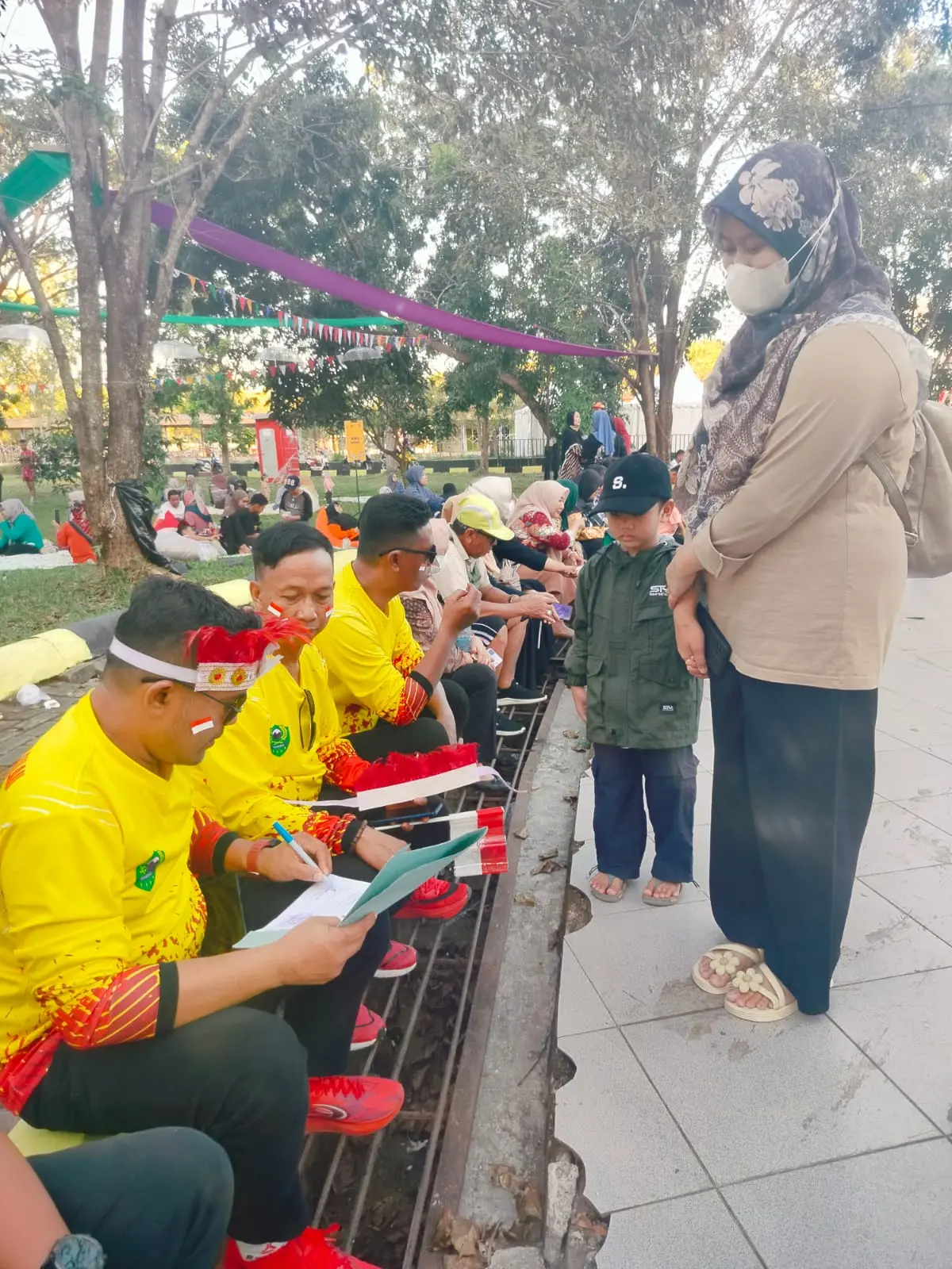 Camat Tanete Rilau, Pelayan Masyarakat yang Tak Kenal Waktu dan Situasi