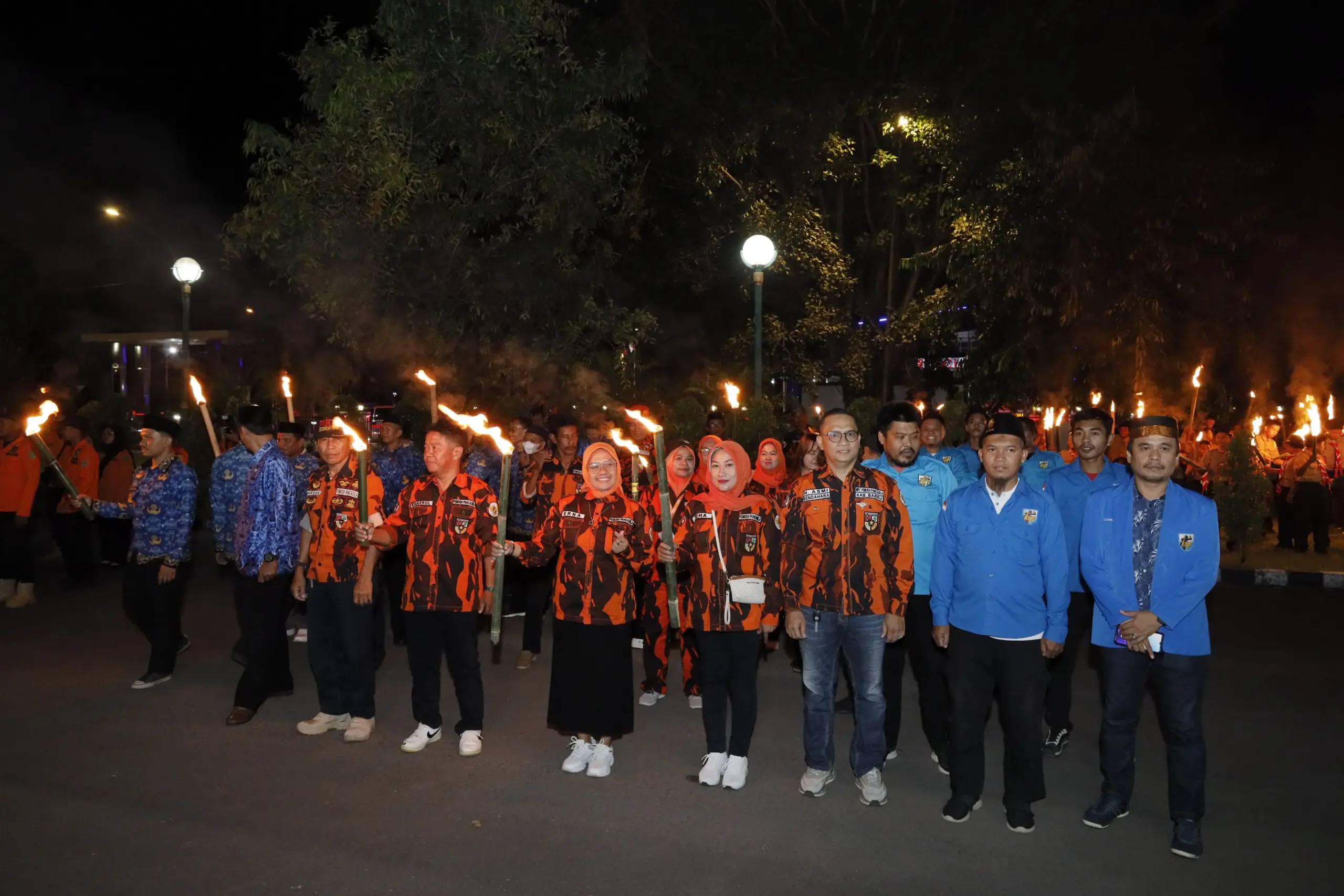 DPD KNPI Barru Turut Hadiri Upacara Taptu dan Pawai Obor Sambut HUT RI ke-80