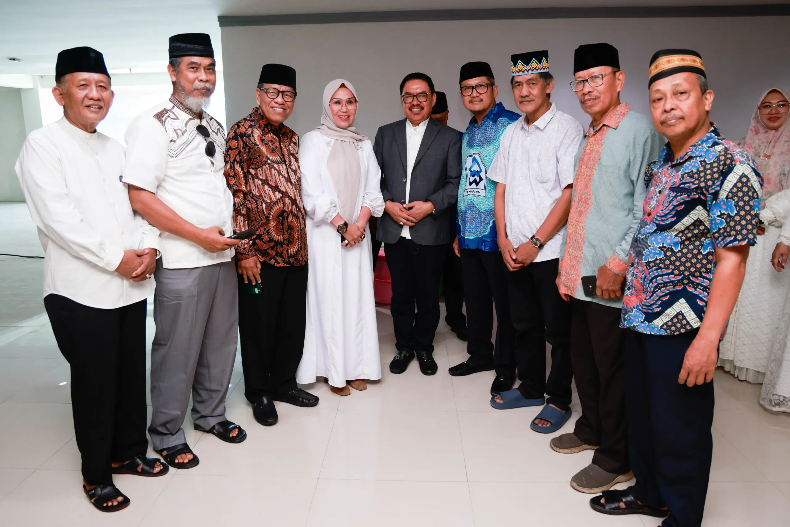 Bupati Barru Hadiri Peringatan Maulid Nabi Di Makassar, Ajak Sinergi Untuk Pembangunan