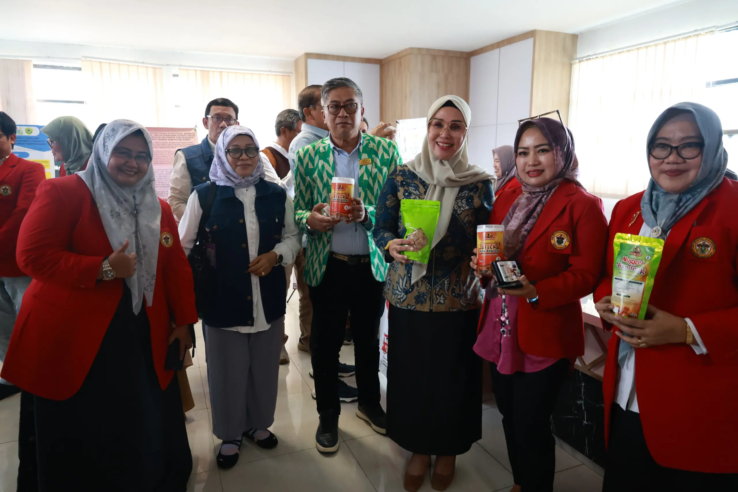 Barru dan Unhas Bersinergi Dalam Pengembangan Potensi Daerah Melalui Expo Pengabdian Masyarakat