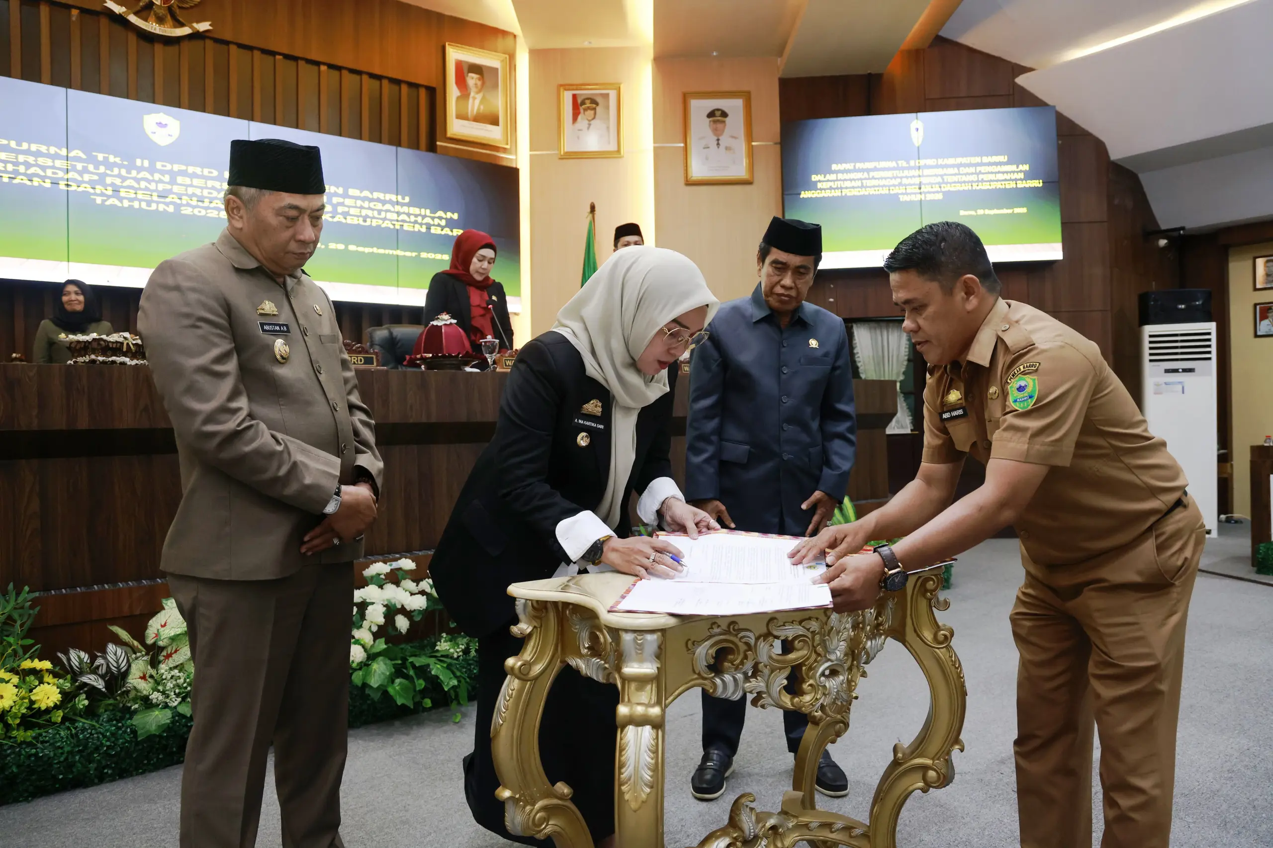 APBD-P 2025 Barru Disahkan, Bupati Barru Tekankan Pentingnya Implementasi Anggaran Yang Bertanggung Jawab