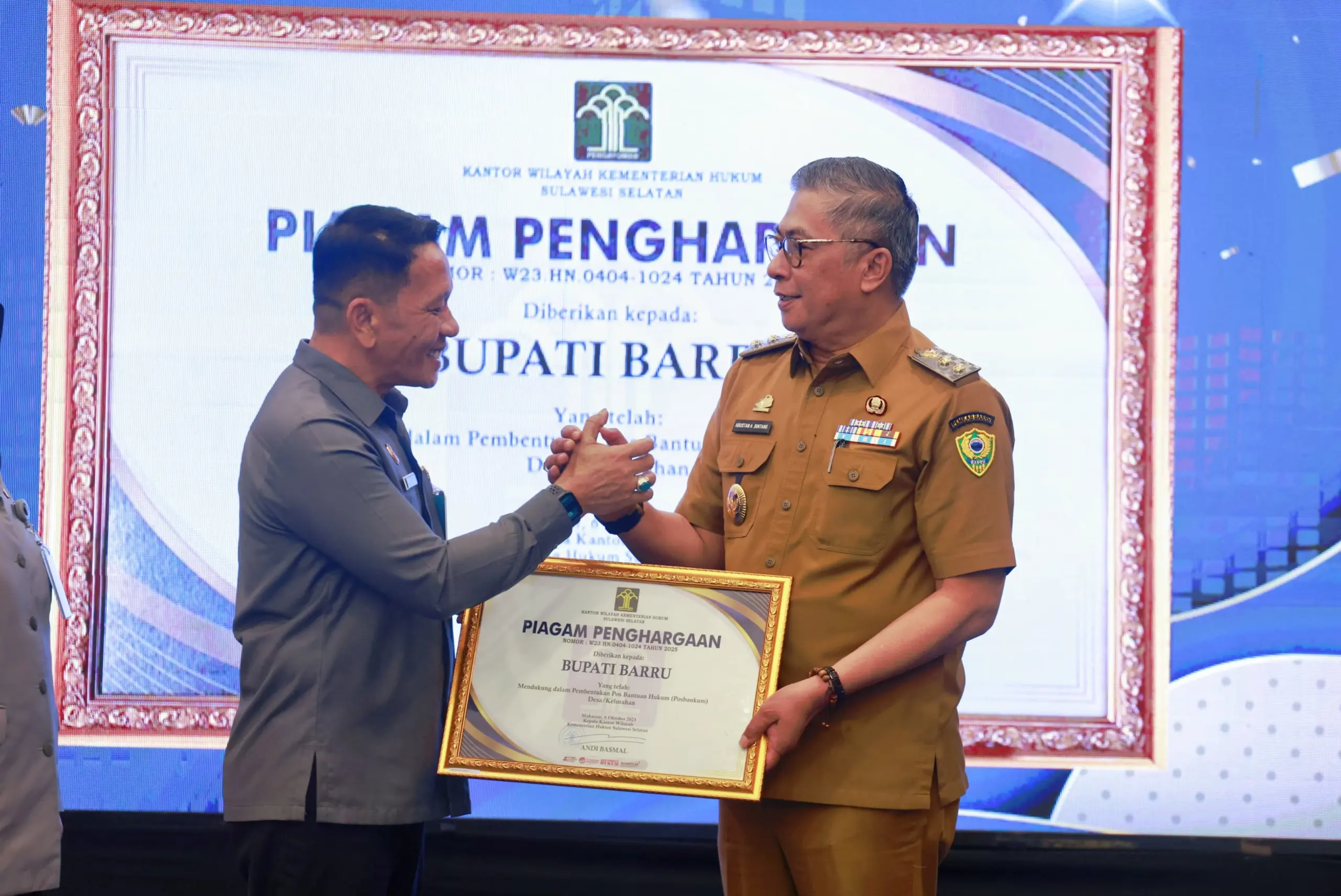 Barru Raih Penghargaan Atas Pembentukan Posbankum di Seluruh Desa Dan Kelurahan