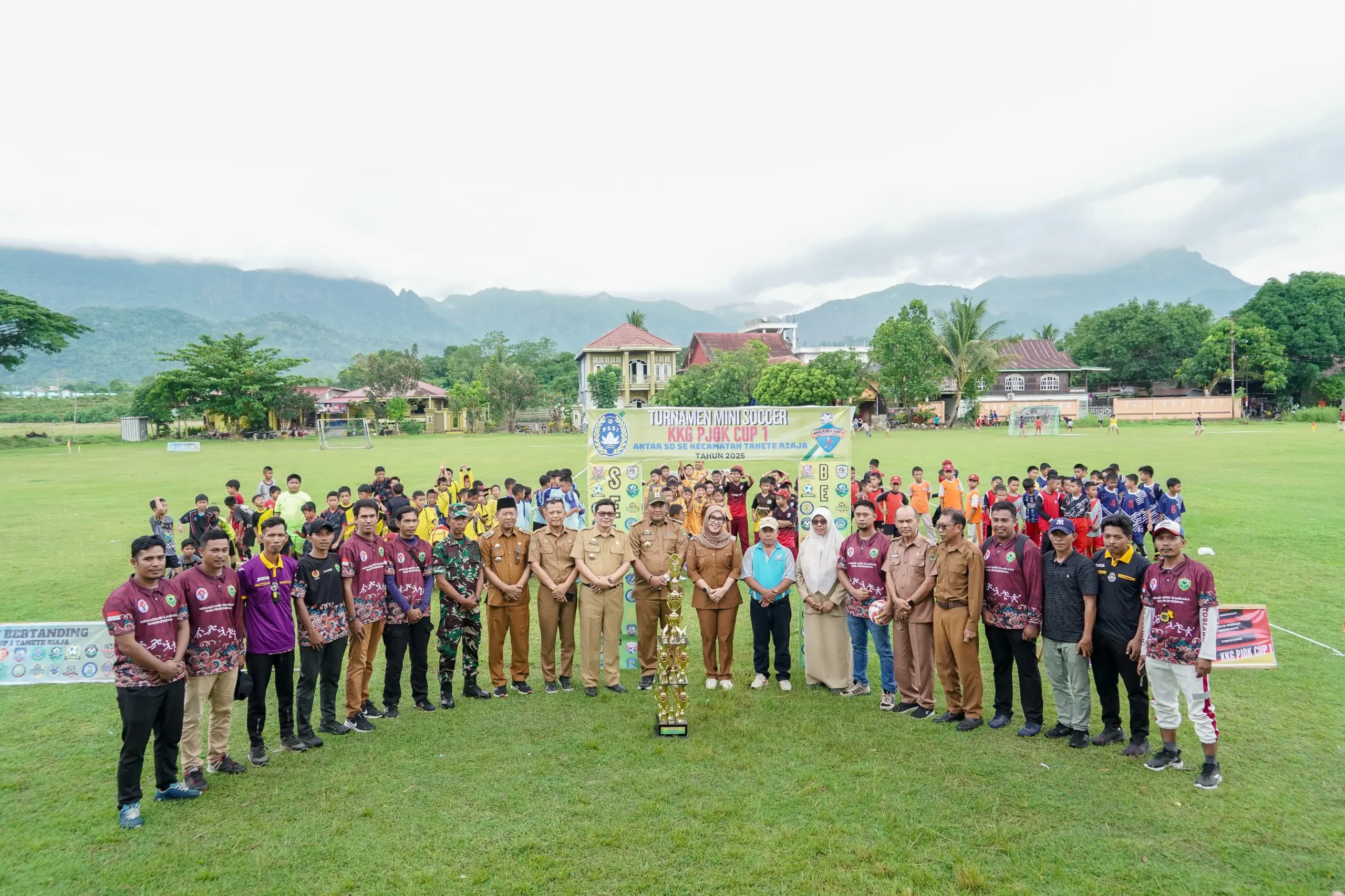 Bupati Barru Buka Turnamen Mini Soccer KKG PJOK Cup I, Tekankan Semangat Sportivitas