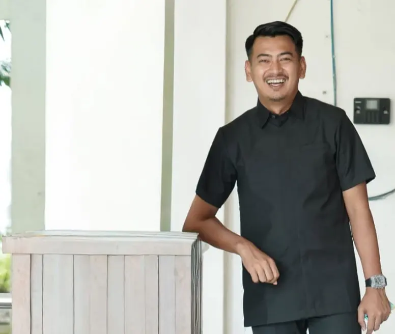 Di Balik Ketepatan Waktu Wakil Bupati Barru, Ada Sosok Tri Basir: Sang Penggerak di Balik Kemudi