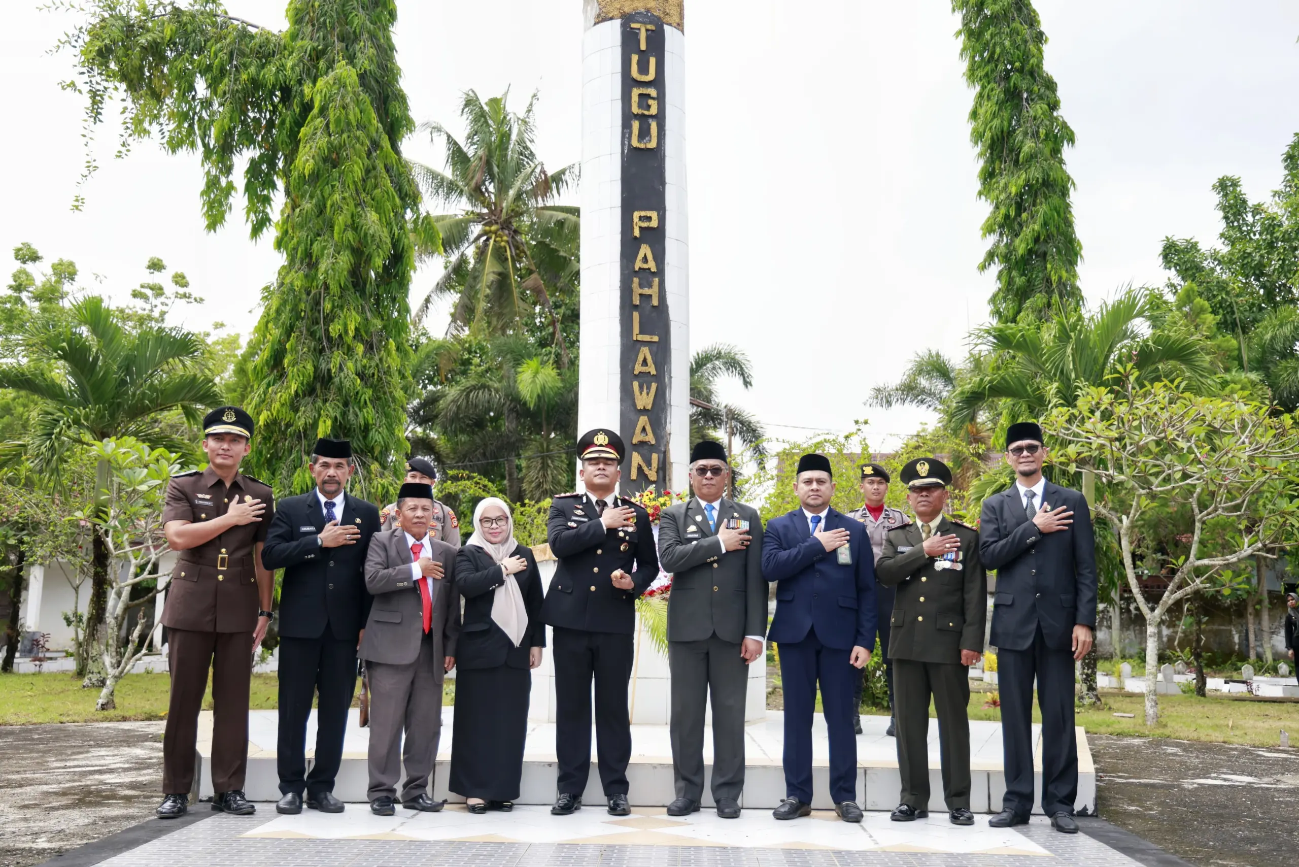Wabup Barru Ziarah Makam Pahlawan, Wujud Penghormatan Dan Inspirasi