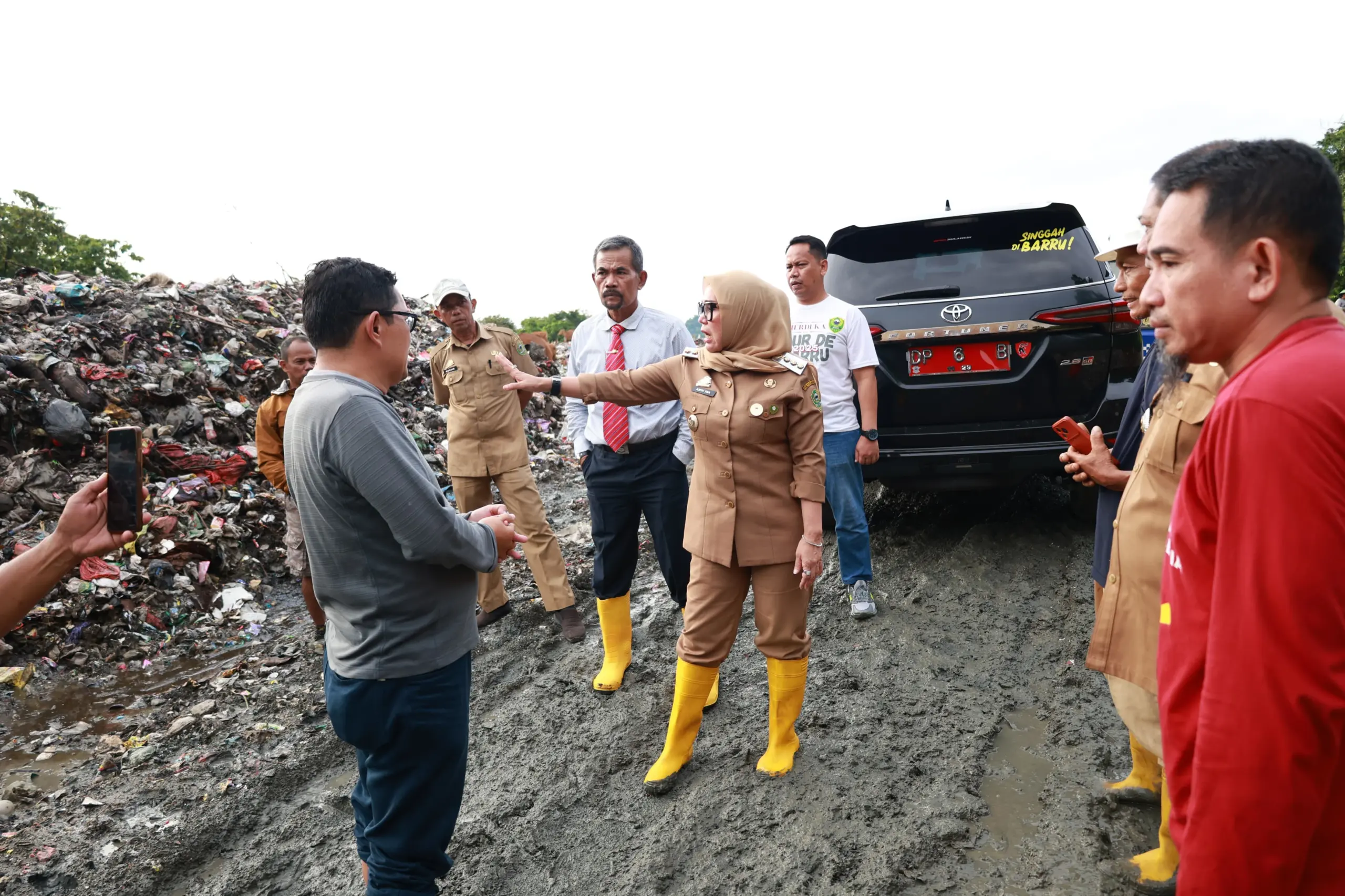 Bupati Barru Tinjau Langsung TPA Bottolai: Pastikan Pengelolaan Sampah Optimal dan Kesiapan Adipura