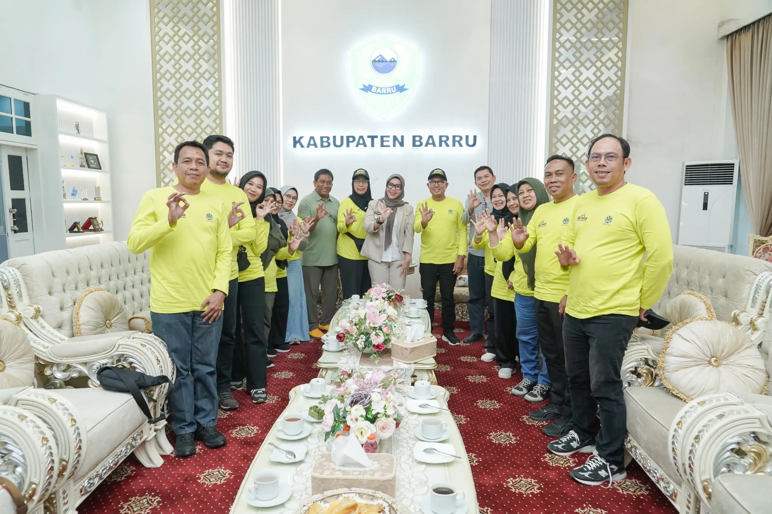 Bupati Barru dan PPLH Sulawesi-Maluku Bahas Strategi Pengelolaan Lingkungan dan Persiapan Adipura 2026