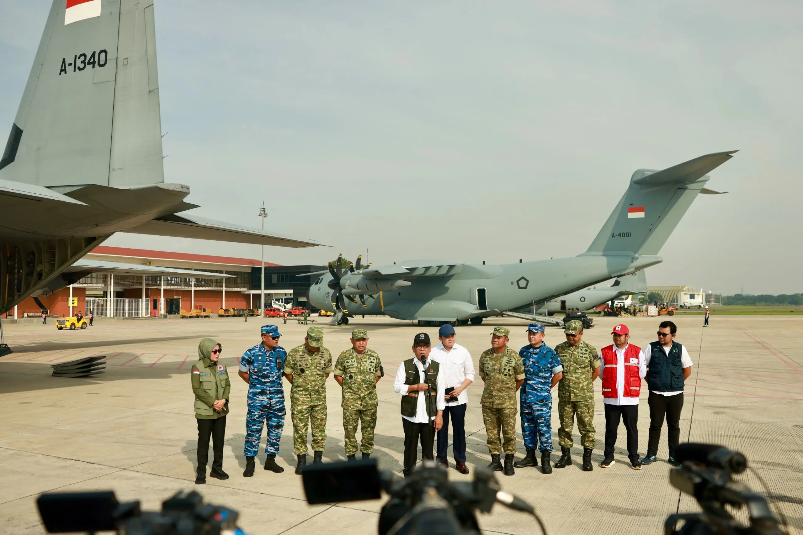 Instruksi Tegas Prabowo: A400 dan Hercules Dikerahkan, Bantuan Skala Besar Melaju ke Lokasi Bencana Sumatera
