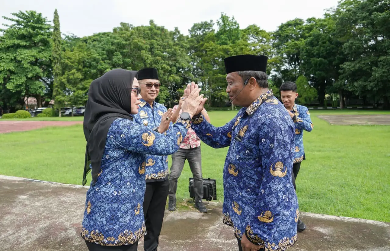 Bupati Barru Apresiasi Langsung Petugas dan Peserta Upacara HUT KORPRI ke-54