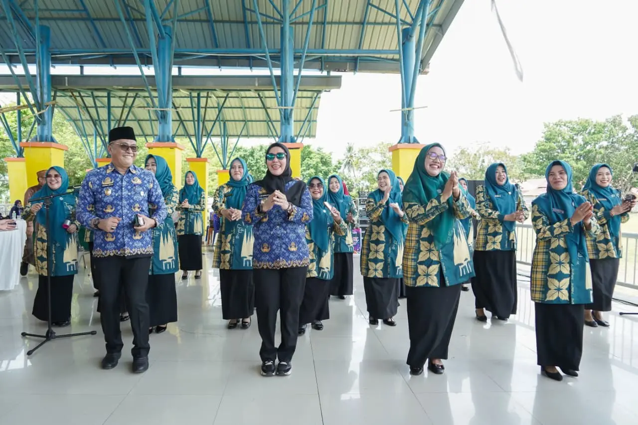 Bupati Andi Ina Kartika Sari Apresiasi Antusiasme Peserta di Lapangan Sumpang Binangae