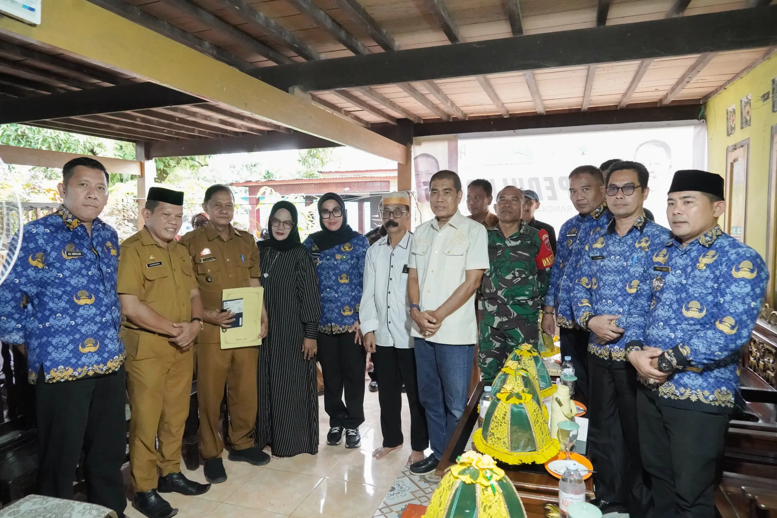 Bupati Barru Saksikan Penyerahan Ambulans Wakaf H. Salama untuk Masyarakat Tanete Rilau