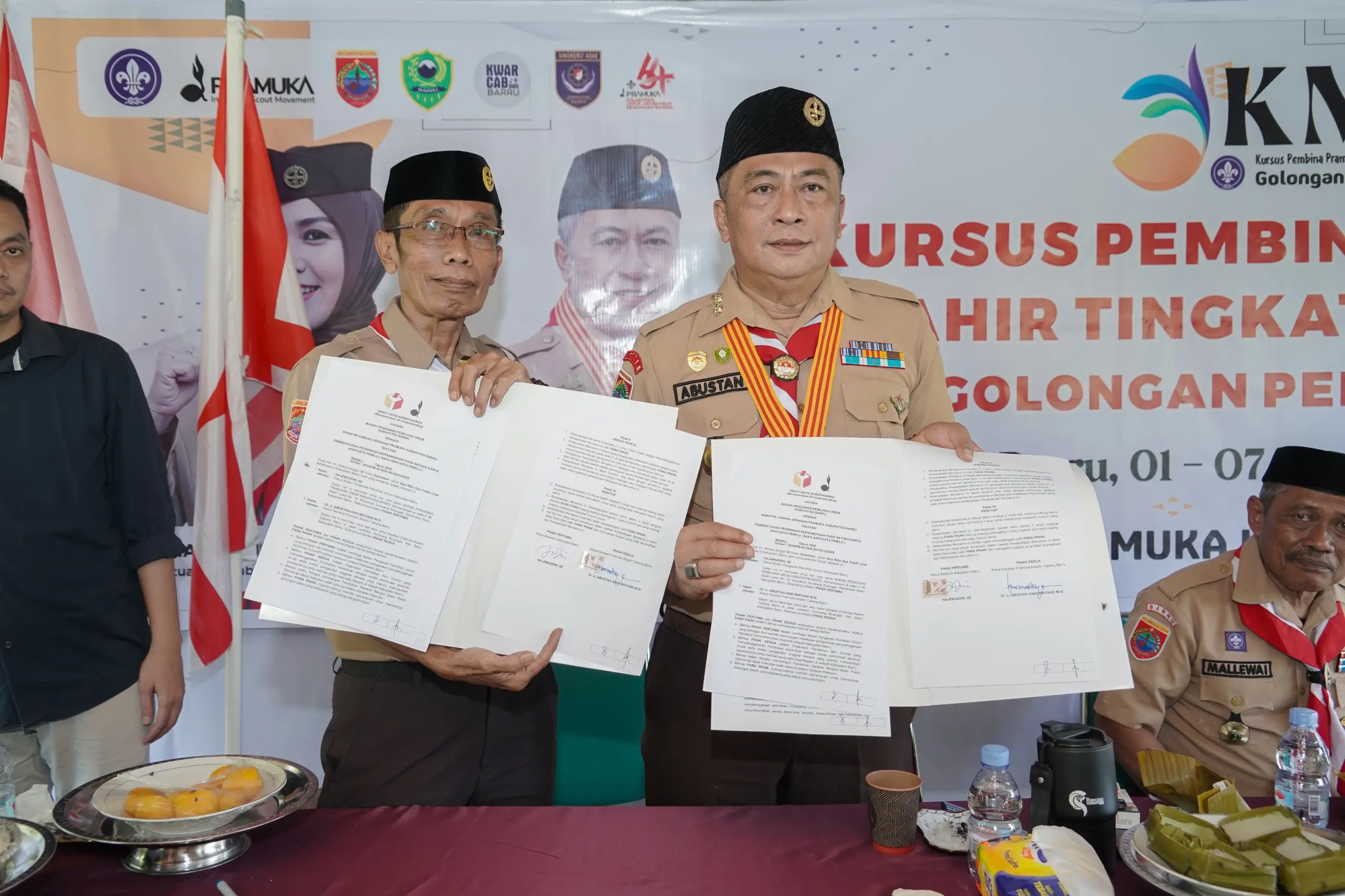 Kolaborasi Bawaslu & Pramuka Barru: Wabup Lantik Saka Adhyasta Pemilu, Siapkan Pengawas Pemilu Masa Depan!