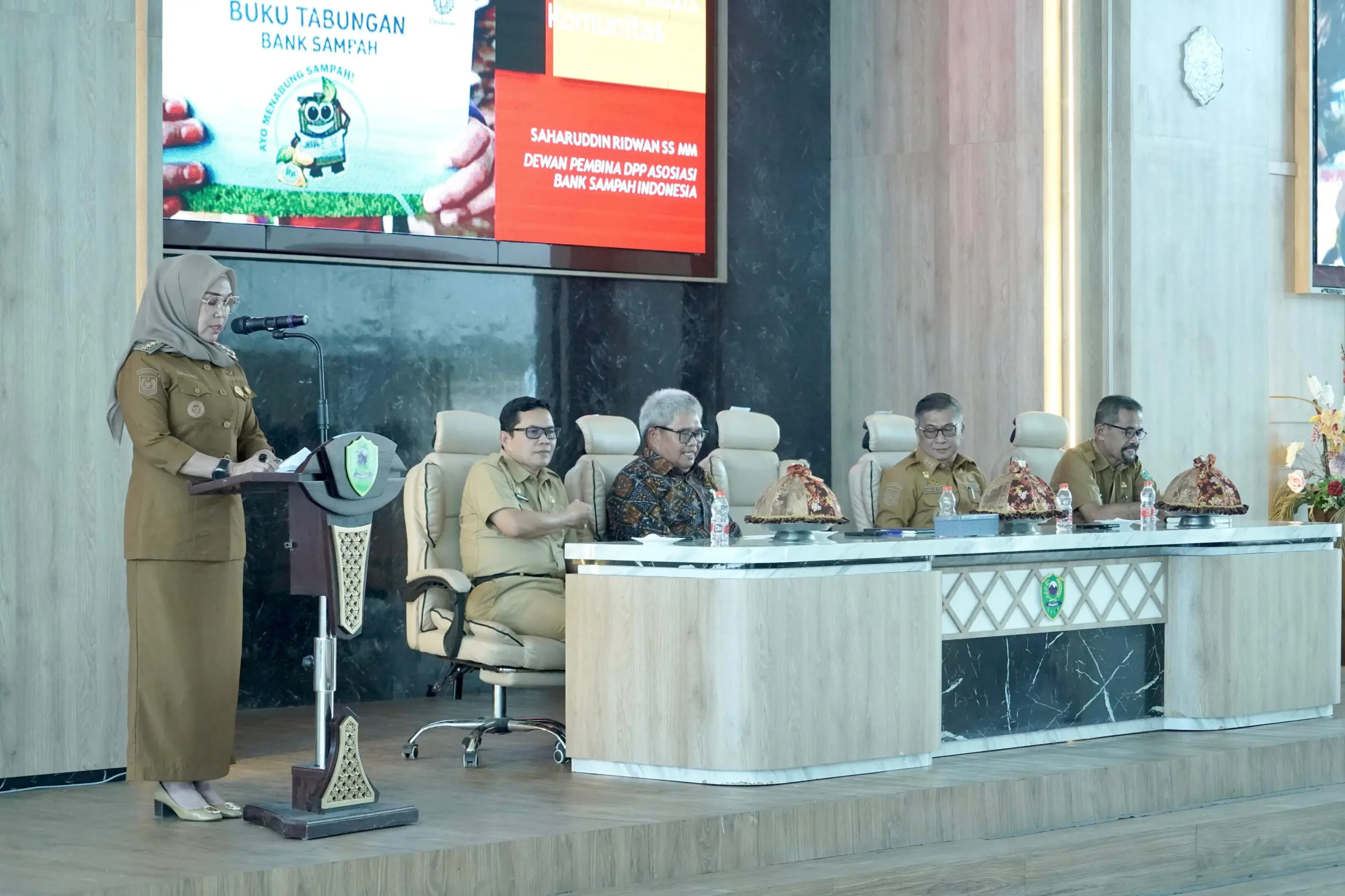 Pemerintah Kabupaten Barru Seriusi Pengelolaan Sampah dengan Gerakan Bank Sampah dan Dukungan Infrastruktur