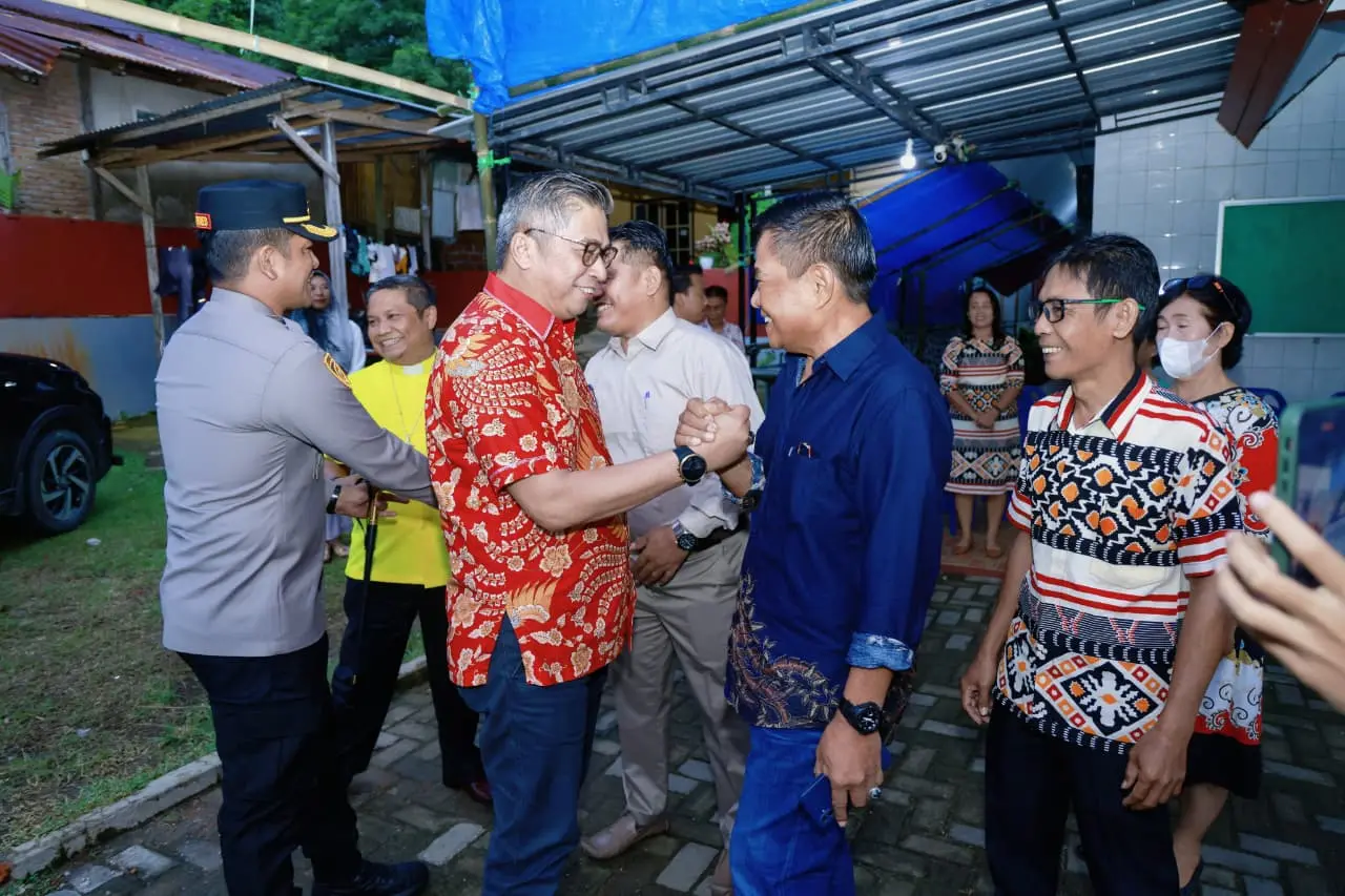 Amankan Natal 2025, Wakil Bupati Barru Tinjau Langsung Ibadah Malam di Gereja Toraja Jemaat Barru