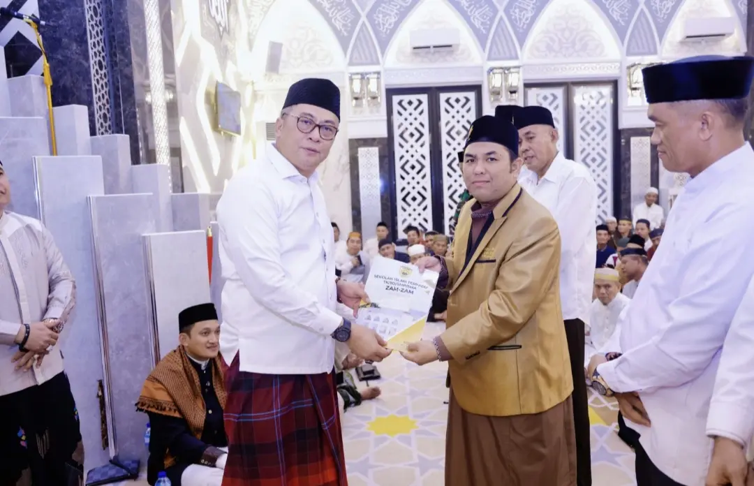 Wabup Barru Kukuhkan Pengurus Masjid Baiturrahman, Tekankan Pelayanan Publik
